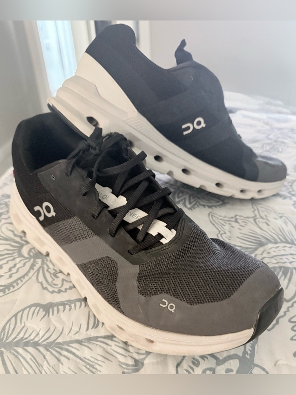Excellent Condition! Men’s On Cloudrunner 2-Size 11 - Picture 9 of 10